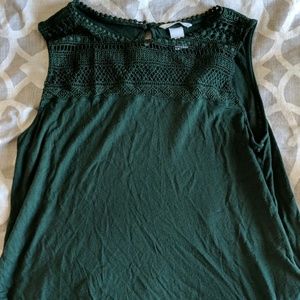 Sleeveless Hunter green top